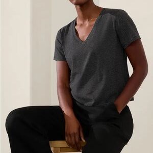 Athleta Women’s Size Large Black Striped Essential V-Neck T Shirt